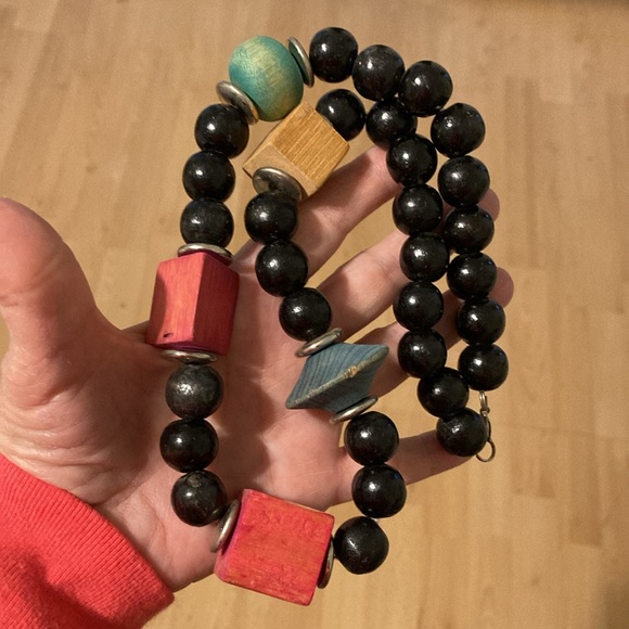 Chunky wood necklace geometric shaped beads colorful black red blue yellow - Picture 1 of 15